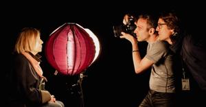 à nos visages s'abandonner