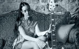 Laure Sanchez ‘Aux Absents’